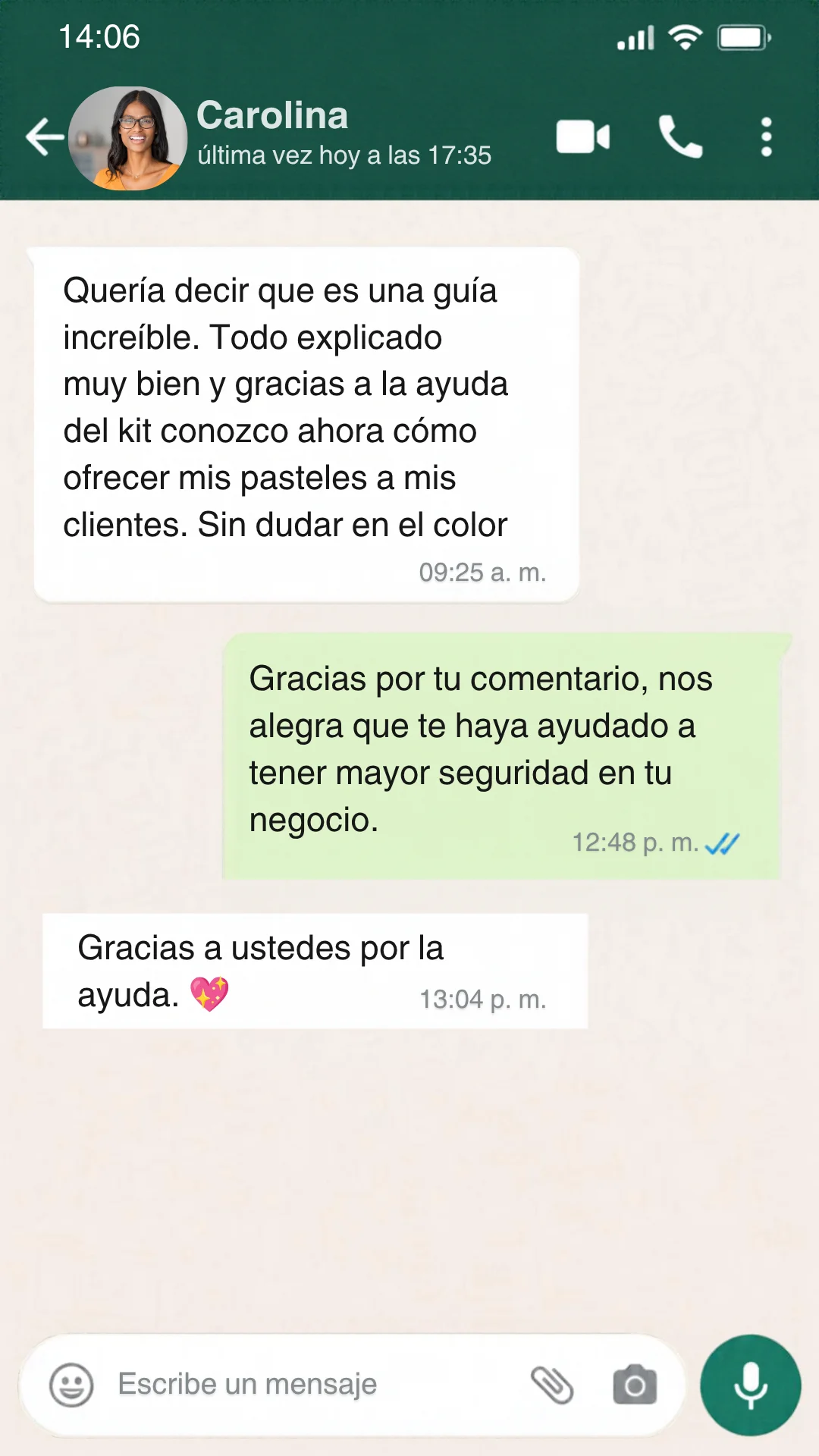 Captura de WhatsApp de Carolina sobre cómo definió los colores de sus pasteles